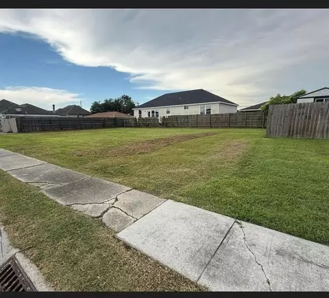 3505 Gallo Dr, Chalmette, LA 70043