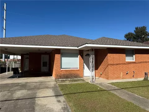 2918 20 Packenham Dr, Chalmette, LA 70043