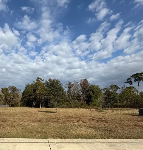 641 Dockside Dr, Slidell, LA 70461