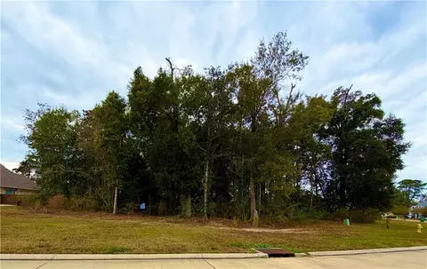 632 Dockside Dr, Slidell, LA 70461