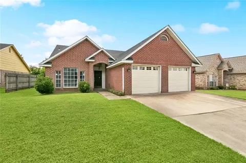 61 Shearwater Dr, Laplace, LA 70068