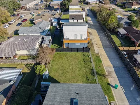 10 Homerun Ln, Metairie, LA 70003