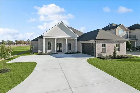 128 Heron Dr, Westwego, LA 70094