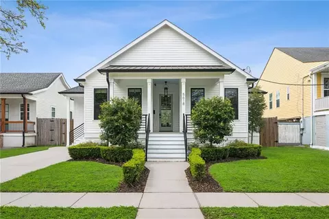 5618 Chatham Dr, New Orleans, LA 70122