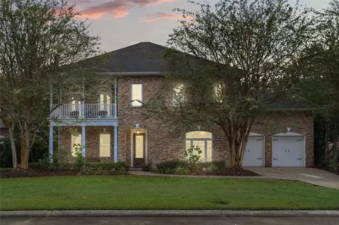 50 Fairway Oaks Dr, New Orleans, LA 70131