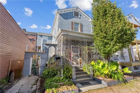 1136 Touro St, New Orleans, LA 70116