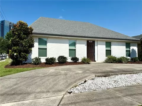3813 N Arnoult Rd, Metairie, LA 70002
