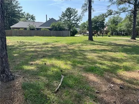 000 Riverlake Dr, Covington, LA 70435 photo 3