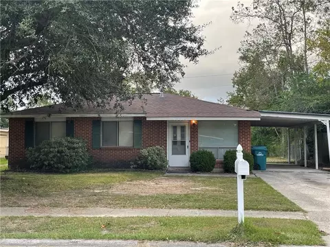 308 Robin Ln, Slidell, LA 70458 photo 1