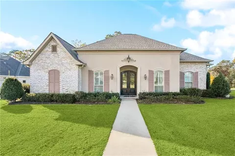 924 Great Southern Dr, Abita Springs, LA 70420