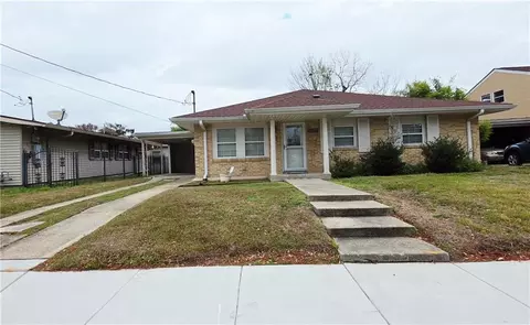 4827 Desire Dr, New Orleans, LA 70126