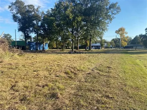 800 E Pine St, Ponchatoula, LA 70454