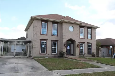 2809 Acorn Dr, Violet, LA 70092