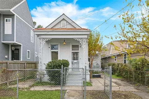 2415 Amelia St, New Orleans, LA 70115