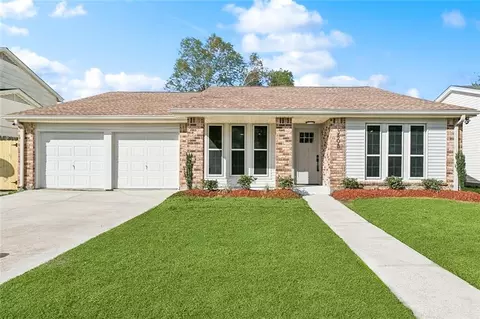 3808 Glenoak Dr, Harvey, LA 70058