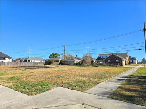 7405 Patricia St, Arabi, LA 70032