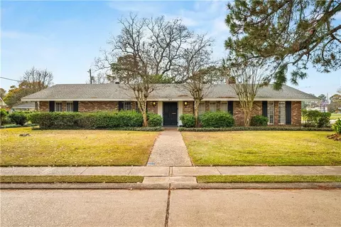 202 Sweetbriar Dr, Alexandria, LA 71303