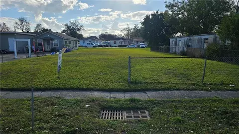 478 Oak Ave, Harahan, LA 70123