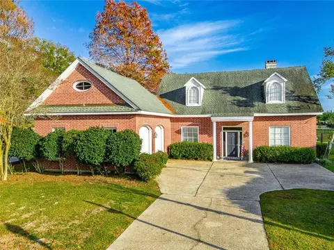 57 Fairway Oaks Dr, New Orleans, LA 70131