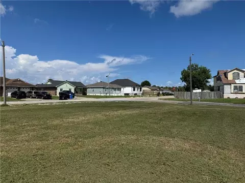 13900 Intrepid St, New Orleans, LA 70129