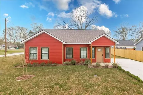 816 Pine St, Bogalusa, LA 70427