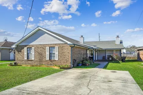 111 Omega St, Belle Chasse, LA 70037