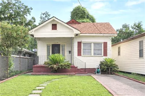 9411 Stroelitz St, New Orleans, LA 70118