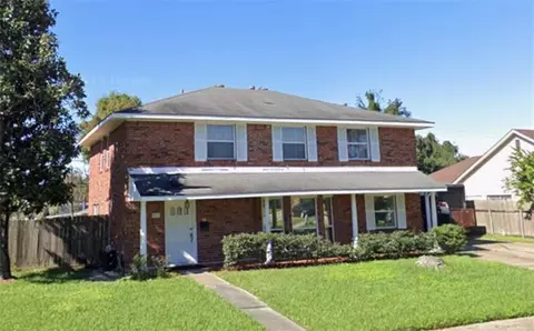 2577 Holiday Dr, New Orleans, LA 70131