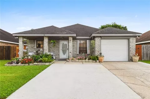 5304 Cross Creek Dr, Marrero, LA 70072