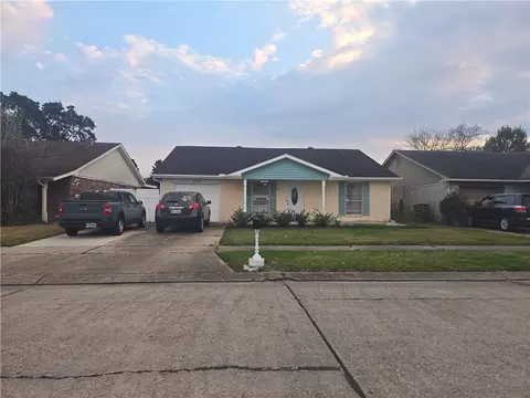 5213 Eden Roc Dr, Marrero, LA 70072