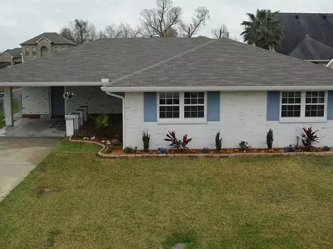 917 Ellen St, Gretna, LA 70056