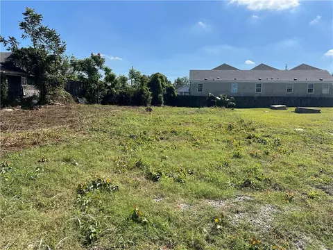 3213 Hamilton St, New Orleans, LA 70118
