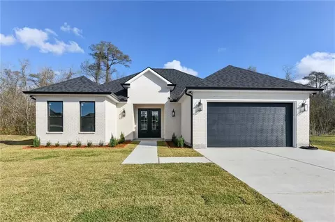 2211 Harrier Pl, Marrero, LA 70072