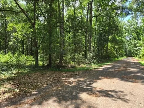 E 5th Street, Covington, LA 70433 photo 2