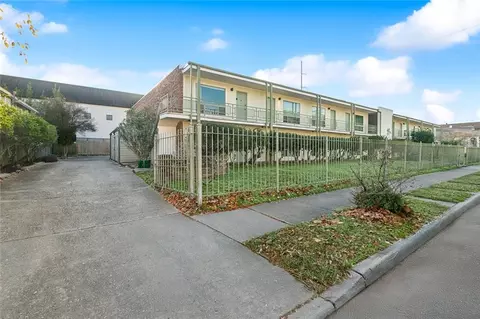 801 Henry Clay Ave #214, New Orleans, LA 70118
