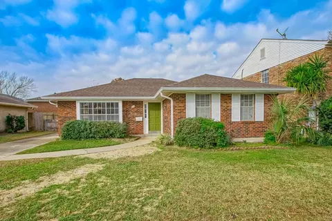 31 Antigua Dr, Kenner, LA 70065