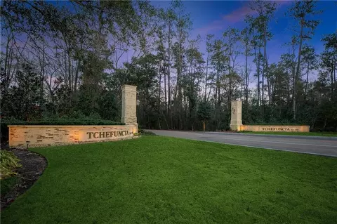 14 Wax Myrtle Ln, Covington, LA 70433