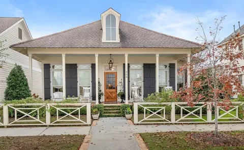 909 Tezcucco Ct, Covington, LA 70433