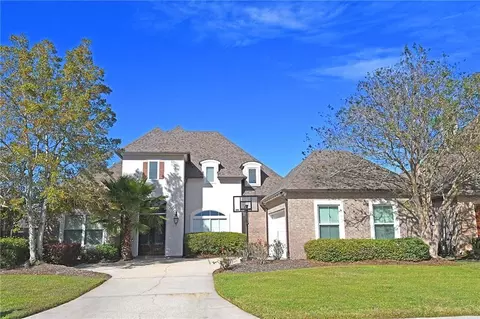 3419 Heatherwood Dr, Harvey, LA 70058