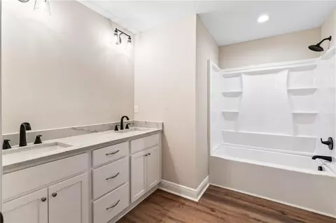 Bath - 22009 Spring Clover Ln, Covington, LA 70435 photo 2 of 3