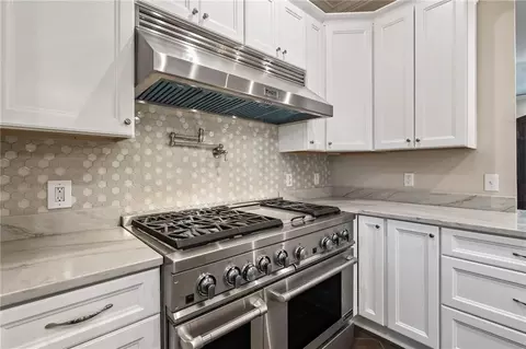 Kitchen - 22009 Spring Clover Ln, Covington, LA 70435 photo 2 of 4