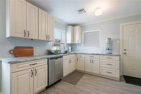Kitchen - 1008 Clay St, Kenner, LA 70062 photo 1 of 3