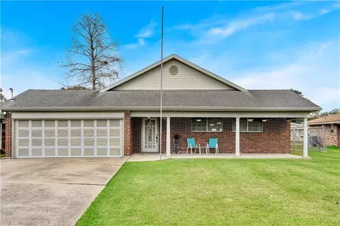 111 Nu St, Belle Chasse, LA 70037