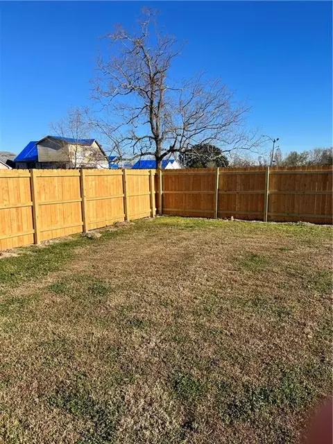 7512 Adventure Ave, New Orleans, LA 70129