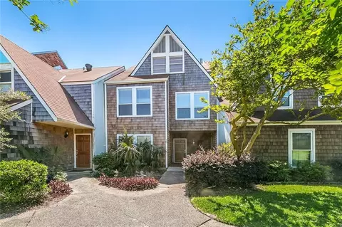 10 Mariners Cove North Cv, New Orleans, LA 70124