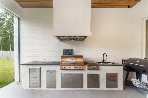 Kitchen - 5009 Twin River Pl, Covington, LA 70433 photo 9 of 9