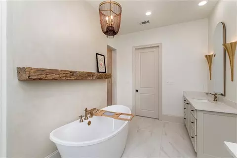 Bath - 5009 Twin River Pl, Covington, LA 70433 photo 7 of 13