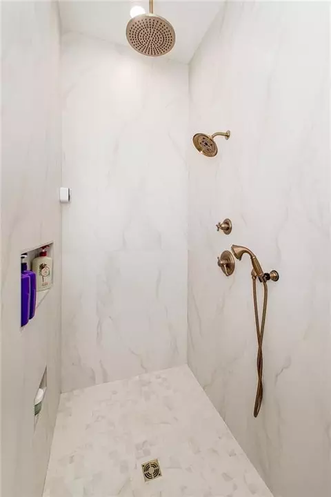 Bath - 5009 Twin River Pl, Covington, LA 70433 photo 3 of 13