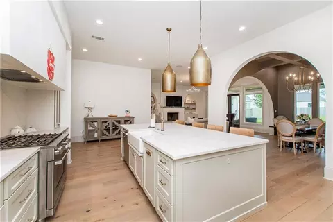 Kitchen - 5009 Twin River Pl, Covington, LA 70433 photo 4 of 9
