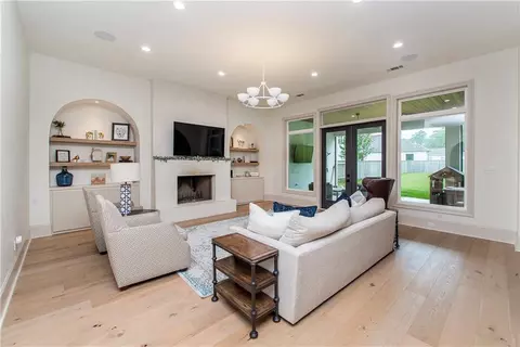 Living - 5009 Twin River Pl, Covington, LA 70433 photo 1 of 5